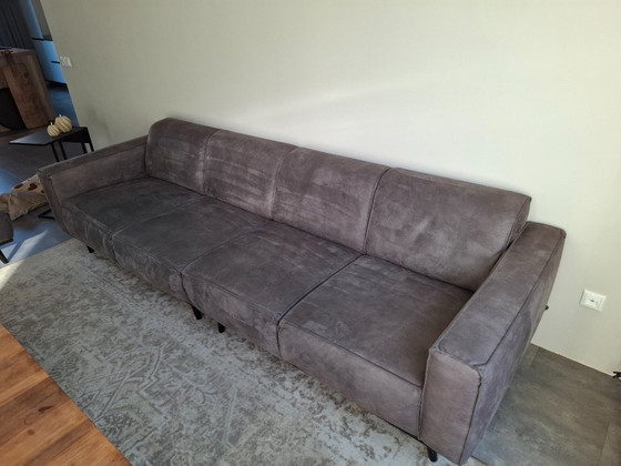 Image 1 of ¡Hermoso sofá de 4 plazas y reposapiés en ecopiel, gris oscuro!