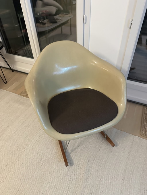 Vitra Eames Schommelstoel Glasvezel