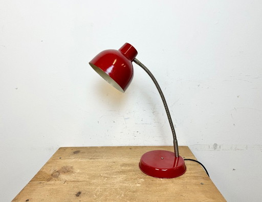 Rote industrielle Schwanenhals-Tischlampe, 1960er Jahre