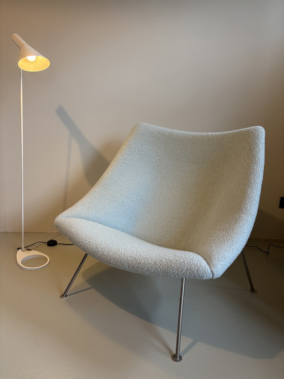 Image 1 of Artifort F157 Oyster nieuw gestoffeerd 