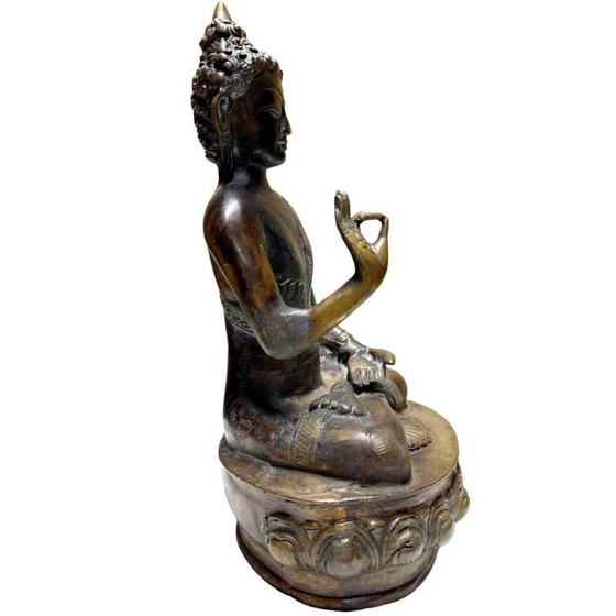Antique Bronze Buddha in Vitarka Mudra – Himalayan Newar – Lot 429 – Sculpture (photo 3 of 10)
