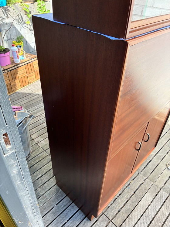 Image 1 of Vintage mid century formule meubel secretaire met bijpassende kast met glazen schuifdeurtjes