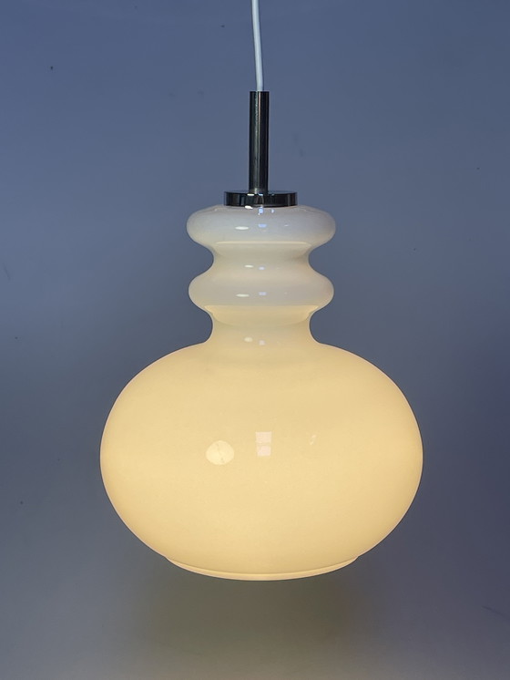 Image 1 of Lampe suspendue en verre blanc, Peill En Putzler, Allemagne 1960's