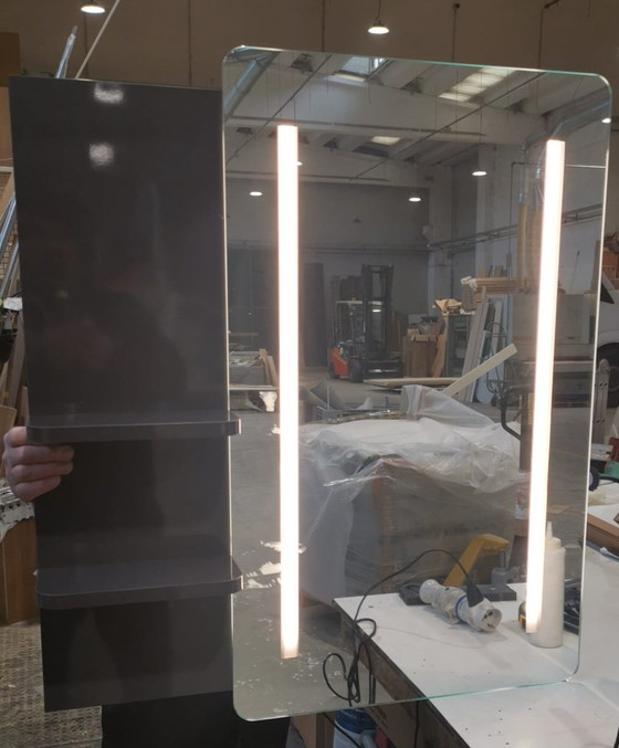 Image 1 of Miroir avec éclairage LED + étagères en bois