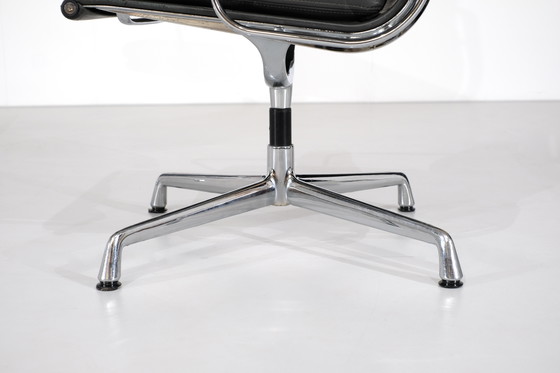 Image 1 of Silla Soft Pad "EA 208" Charles Ray Eames, EE.UU. 1969.