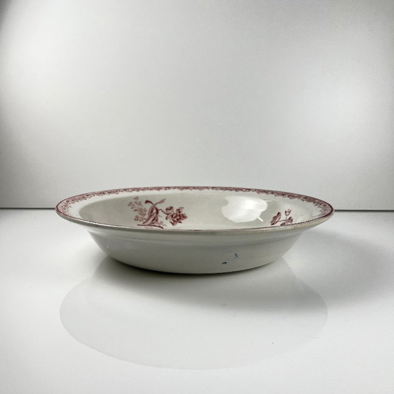 Image 1 of Grande piatto cavo "Fontange", Sarreguemines, pietra ferrosa, XIX-XX secolo