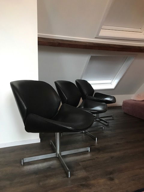 Image 1 of 3x Artifort armchair
