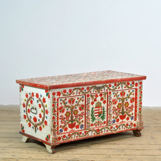 Folk art bridal chest, dated 1943 – Furniture, Iron, Wood (photo 3 of 14)