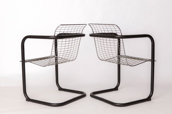Image 1 of Coppia di poltrone vintage in metallo - rete metallica cromata e struttura nera - Italia anni '80