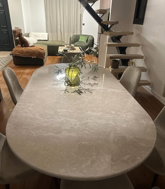 Image 1 of Eettafel van marmer en hout