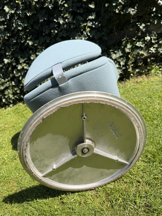 Image 1 of Little tulip Artifort (grey)