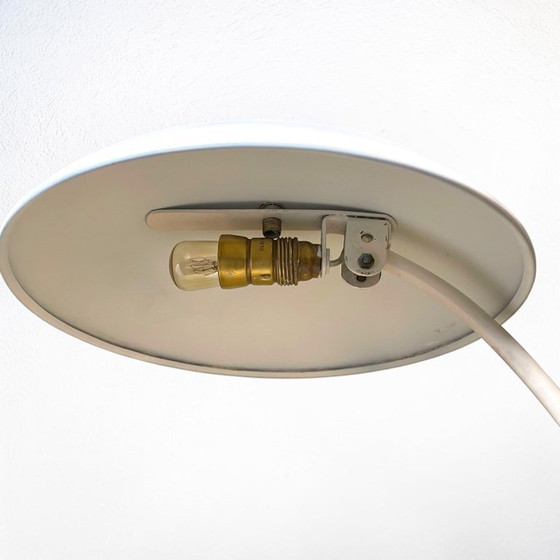 Lampada da scrivania bianca originale Bauhaus di Helo Leuchten, anni '50 – Lampade da tavolo, Brass (photo 9 of 12)
