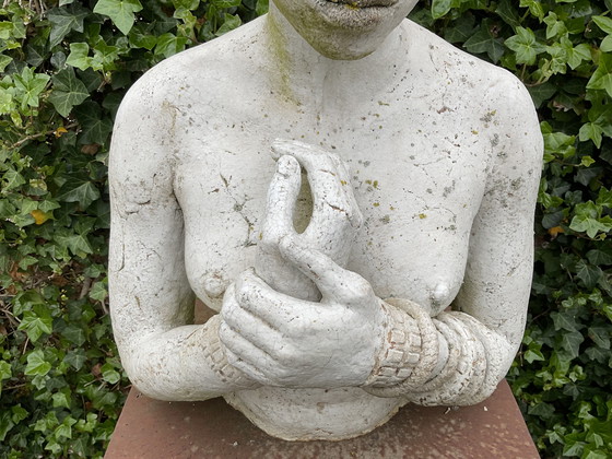 Image 1 of Torso de una mujer africana
