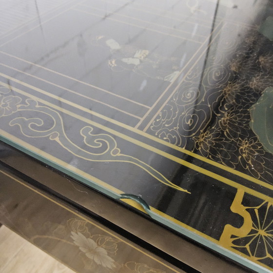 Image 1 of Tavolino da caffè cinese d'epoca / Tavolino da caffè orientale (mobili laccati) Chinoiserie / scena tradizionale