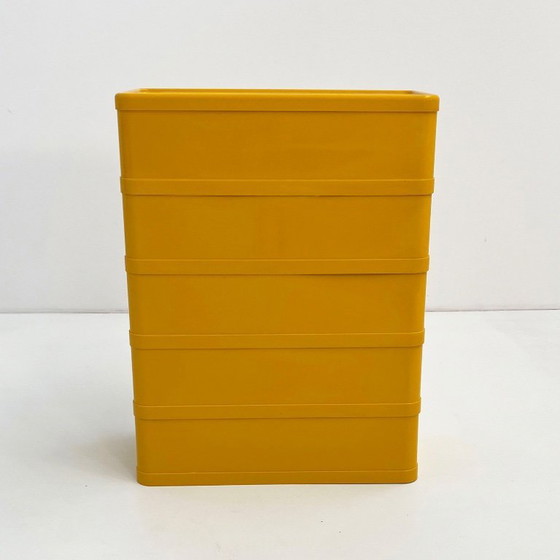 Image 1 of Cómoda amarilla de 5 cajones, modelo 4964, diseñada por Olaf Von Bohr para Kartell en la década de 1970.