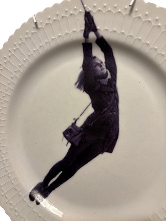 Image 1 of Vintage Wandbord Vrouw met Paraplu | The Vintage Vibe