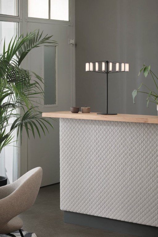 WHEEL Tischleuchte von JAPTH in Schwarz