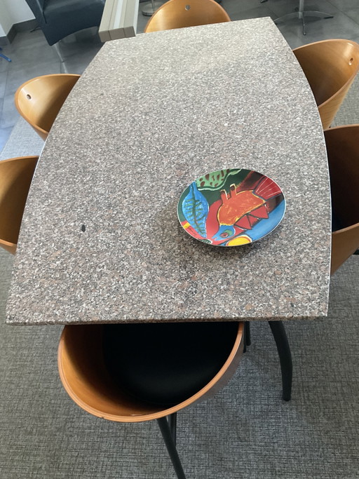 Coin repas design (table Bree’s New World avec 6 chaises Driade Aleph)