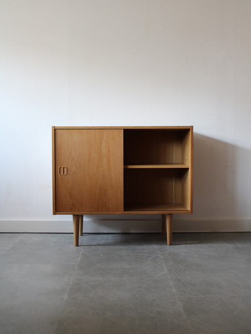 Vintage Danish sliding door cabinet in oak