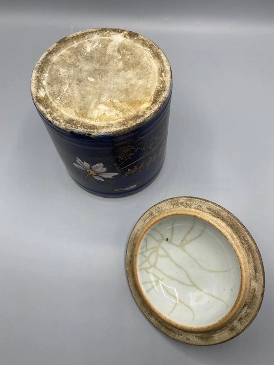 Cobalt Blue Faience Flour Pot with Japanese Floral Decoration – Decorative Objects (photo 3 of 7)