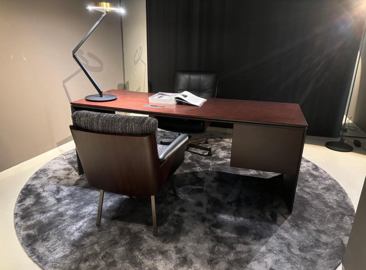 Minotti Linha Desk Studio Palisander Bronze showmodel 2024 | €9,850 ...