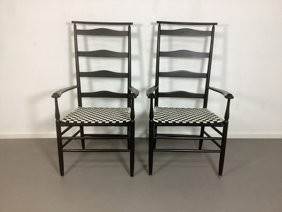 Image 1 of Twee vintage Shaker stoelen Shawl Back Arm Chairs