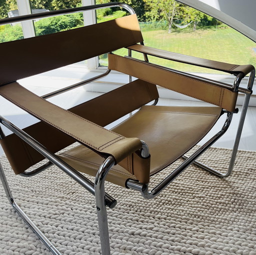 Vintage replica design stoel met tuigleer en buisframe - in redelijke staat