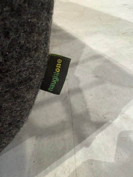 Image 1 of Sofá esquinero de diseño Naughtone, gris oscuro, como nuevo