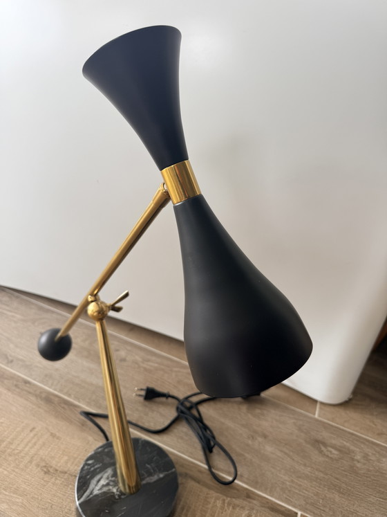 Eichholtz Cordero bureaulamp in messing, zwart metaal en marmer. – Bureaulampen, Marble, Metal (photo 7 of 13)