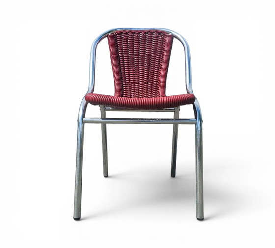 6 x sedia rossa in alluminio per interni/esterni con intreccio sintetico (effetto rattan) anni '80 (photo 15 of 20)
