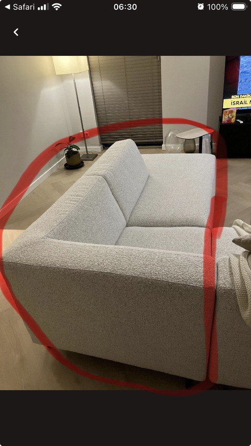 COMPLETELY NEW!! Corner with island/Lounge.