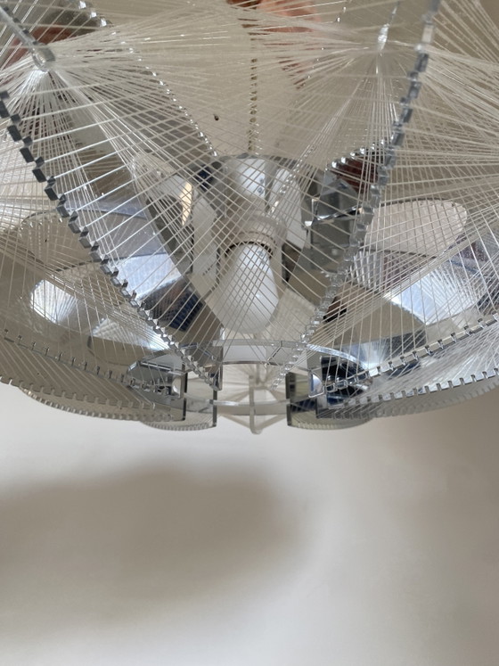 Image 1 of Lampada a sospensione geometrica in nylon stile anni '50 e '60 con design futuristico e corda di nylon.