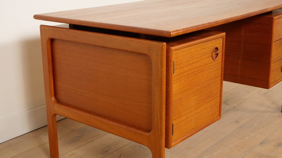 Image 1 of Bureau vintage | Conception danoise | Teck | Arné Vodder