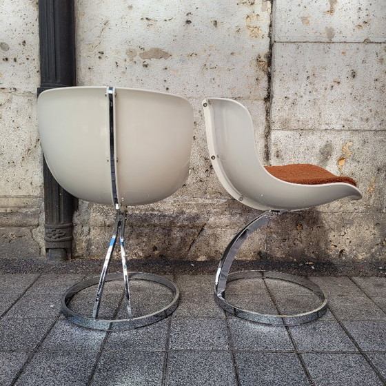 Image 1 of (4) Goldfinger Chairs, naar Michel Cadestin, Space Age-stijl, glasvezel en chroomstaal, jaren 90 – Frankrijk