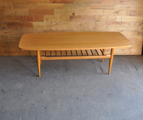 Table Basse en Hêtre avec Porte-revues, Années 1970 – Livres d'art, Mid Century Modern (photo 5 of 5)