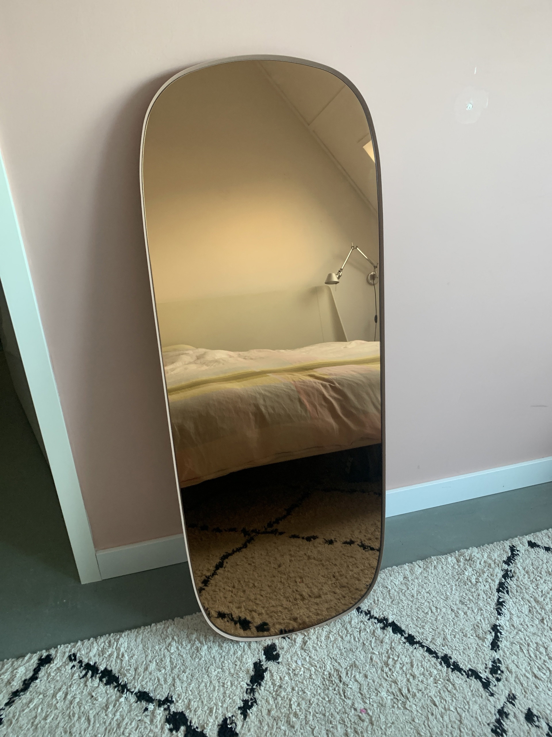 Muuto frames mirror large rose glass | €400 | Whoppah