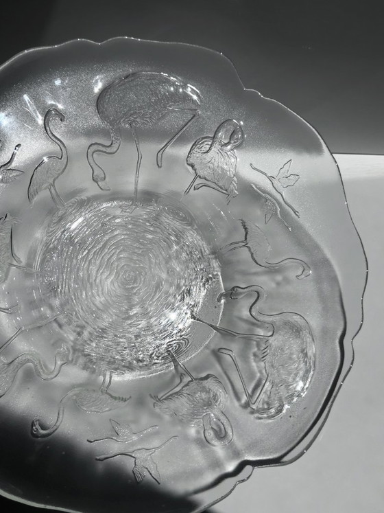 Image 1 of Vintage glazen schaal met flamingo-design, Walther glazen fruitschaal, serveerschaal uit de jaren 80