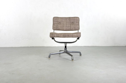 Sedia intermedia ES101 progettata da Charles e Ray Eames per Herman Miller - anni '60