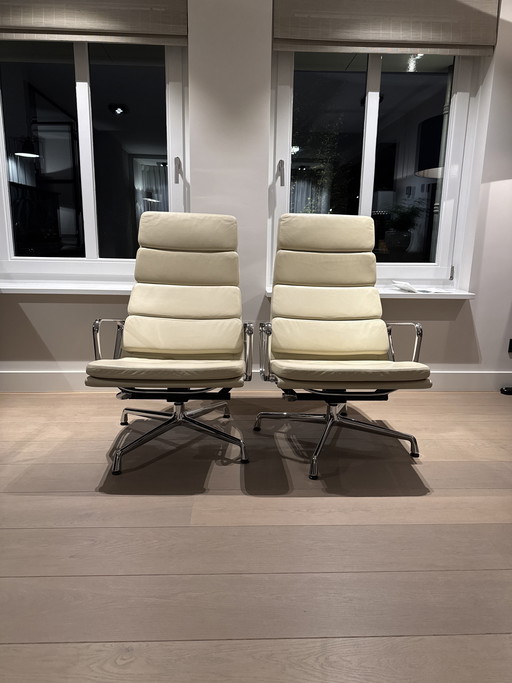 Charles Eames stoelen vitra 2 stuks