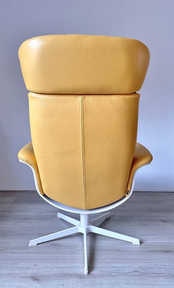 Image 1 of Conformément au design du fauteuil Time Out