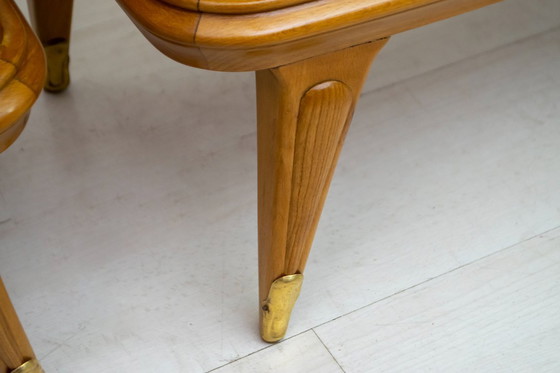 Image 1 of Paar Mid Century Moderne Italiaanse Essenhouten Nachtkastjes, 1950