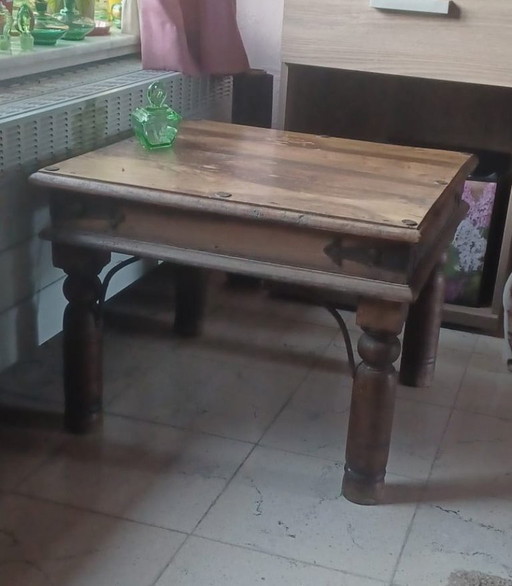 Juego de 2 mesitas auxiliares indias vintage – Madera maciza de sheesham y hierro forjado (50x50)