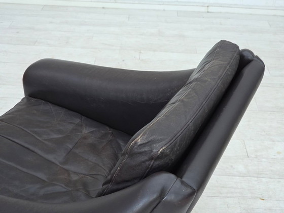 Image 1 of Deense draaibare fauteuil uit de jaren 60 van Aage Christensen, meubelleder.