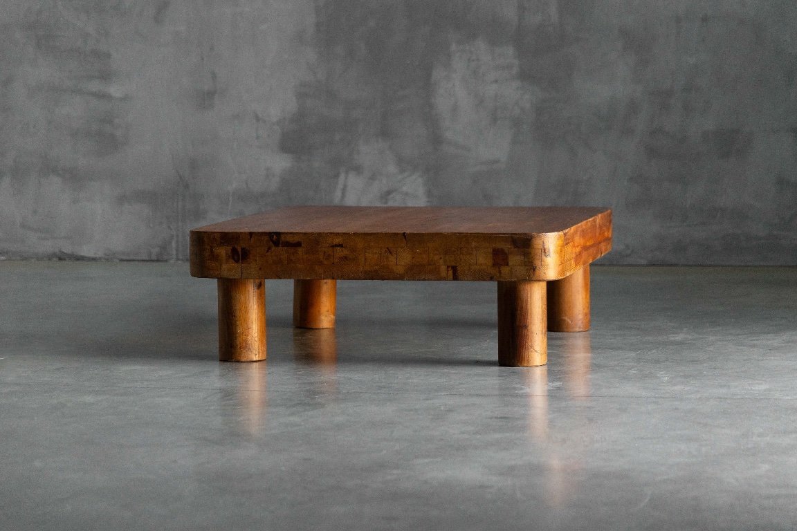 フランス ビンテージ Brutalist Pedestal Low Table Brutalist Pine Low Coffee Table, France, 1960s | €4,400 | Whoppah