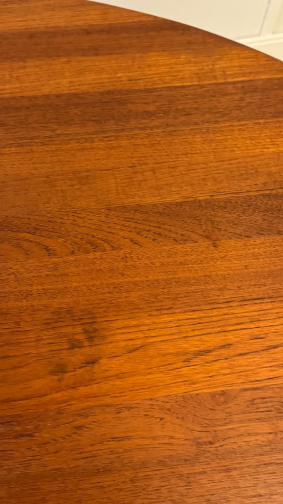 Image 1 of table basse ovale vintage en teck