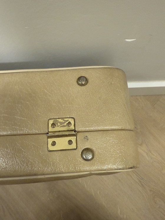 Image 1 of Vintage travelcase beige with red upholstery 