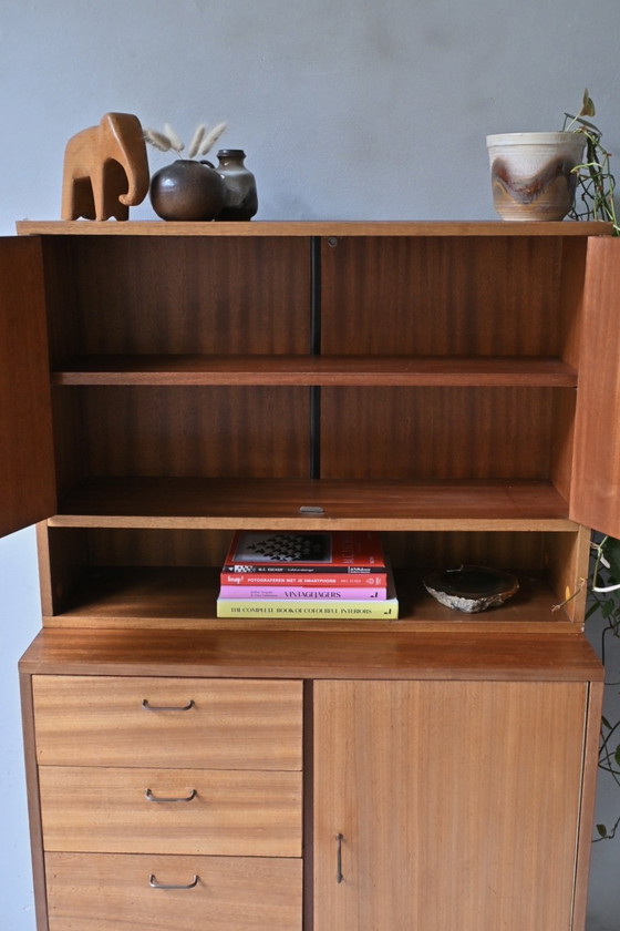 Image 1 of Elegante credenza vintage