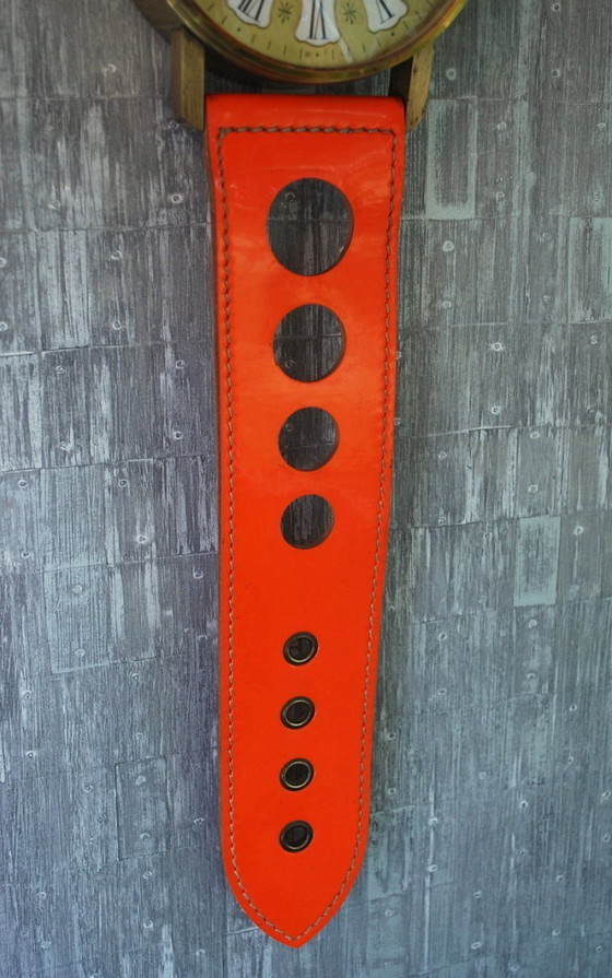 Image 1 of Orologio da parete retrò di metà secolo, formato XXL arancione, stile Pop Art anni '70, prodotto da Arctos.