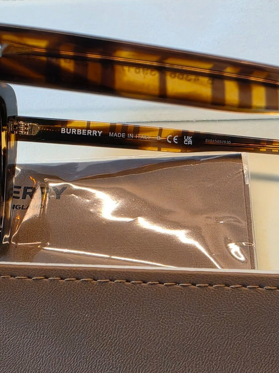 BURBERRY Tamsin Sonnenbrille – Dekorative Objekte, Andere (photo 4 of 5)