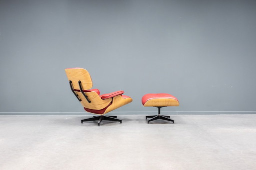 Sillón Eames + otomana